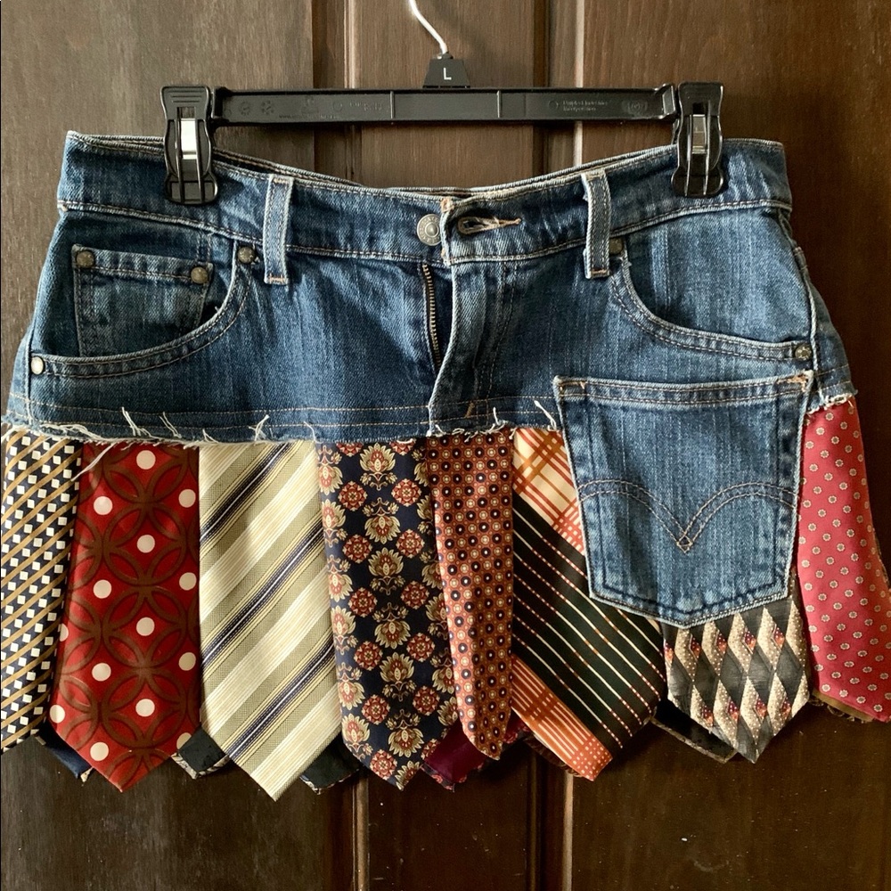 Tie denim mini skirt